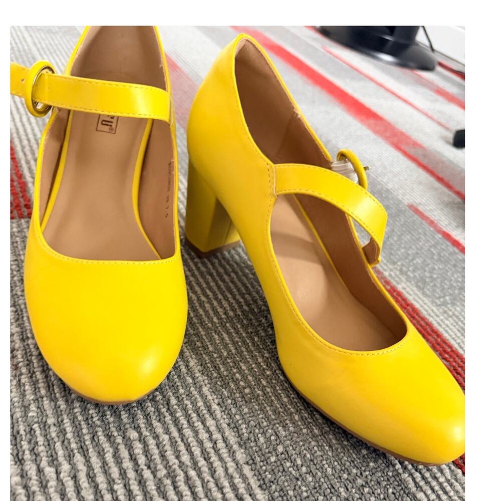 IDIFU Women's Mary Jane Yellow Dress Shoes Block Closed Round Toe Heels Sz 7.5